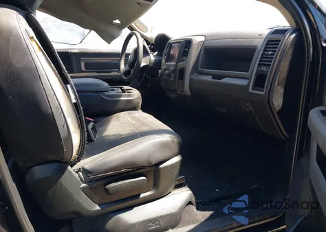 2019 Ram 1500 Classic Express Regular Cab 4X2 6'4 Box z USA, uszkodzony, nr VIN 3C6JR6ATXKG500694